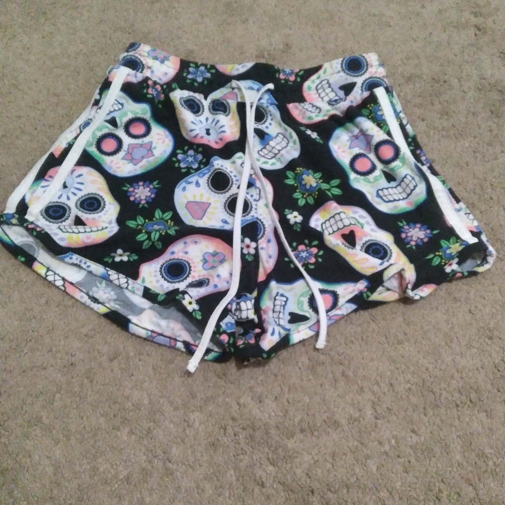 Skull shorts